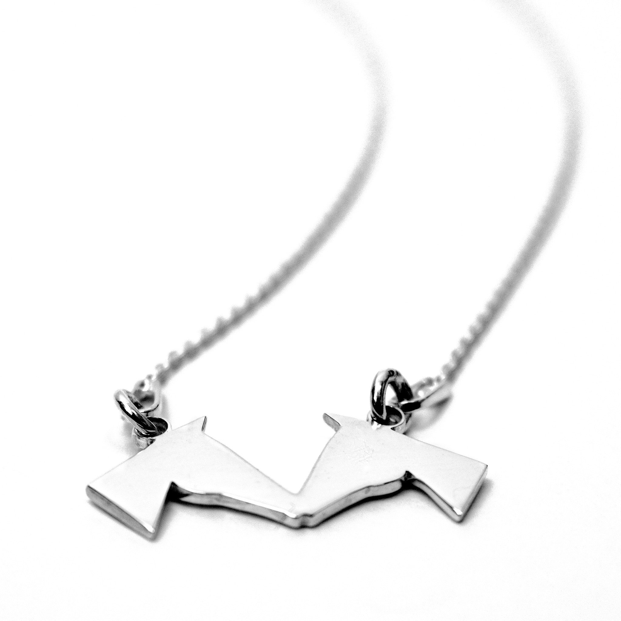 stick-and-ball-jewelry-caballos-besandos-horses-kissing-mini-necklace-in-silver