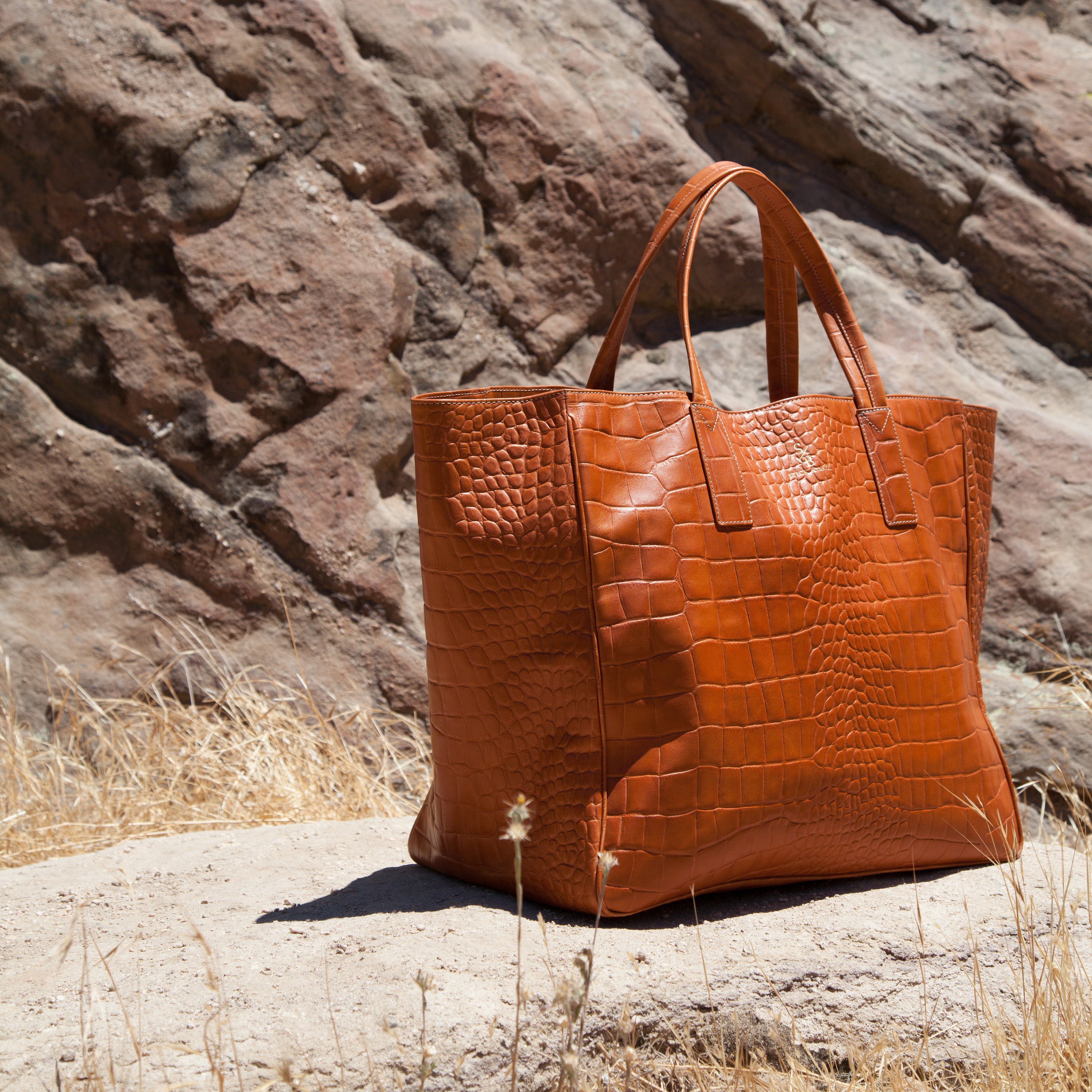 stick-and-ball-accesories-leather-bag-croc-effect-italian-weekender-saddle-tan