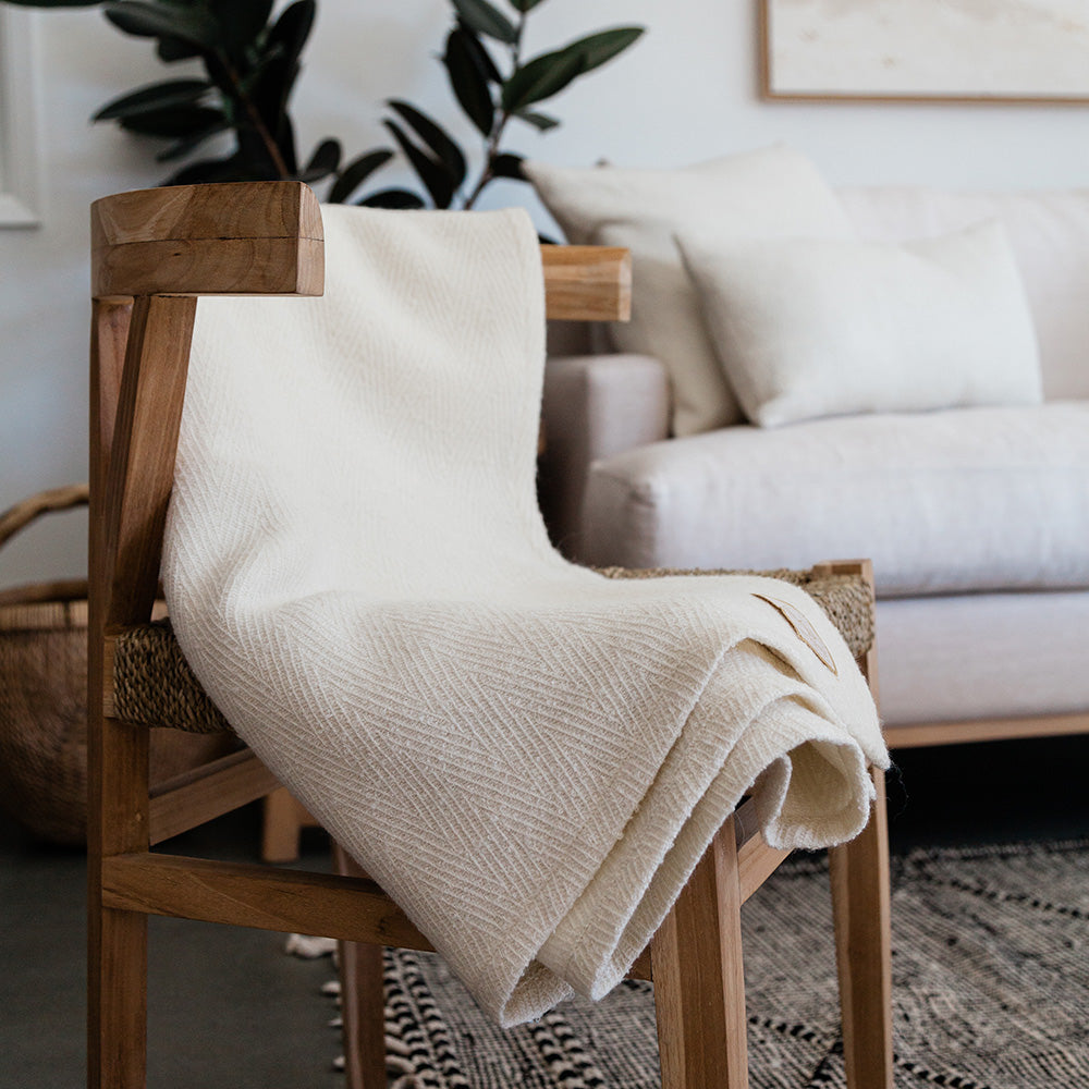 stick-and-ball-home-decor-alpaca-chevron-throw-in-creamy-white