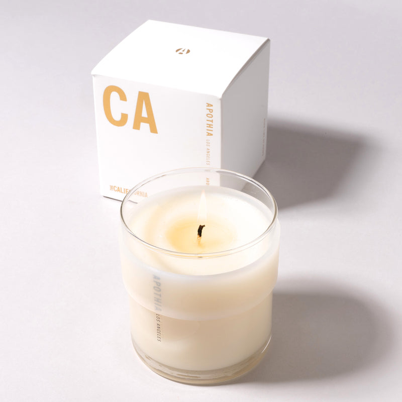 The California Exotic White Flowers x Vibrant Green Leaves Candle